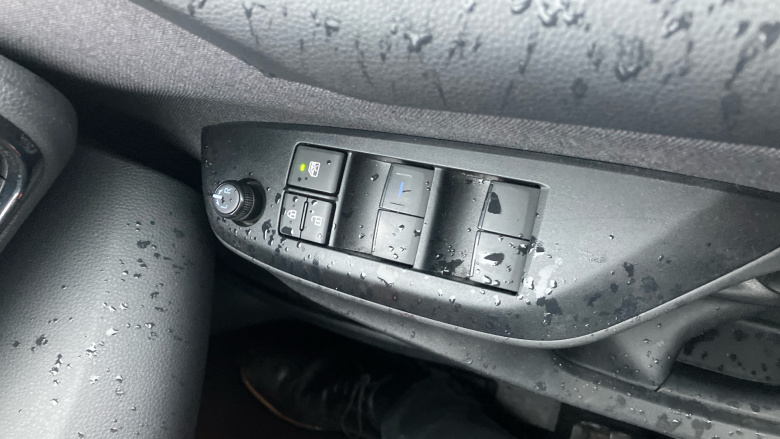 Toyota Yaris 1.5 Hybrid Design 5dr CVT Hybrid Hatchback